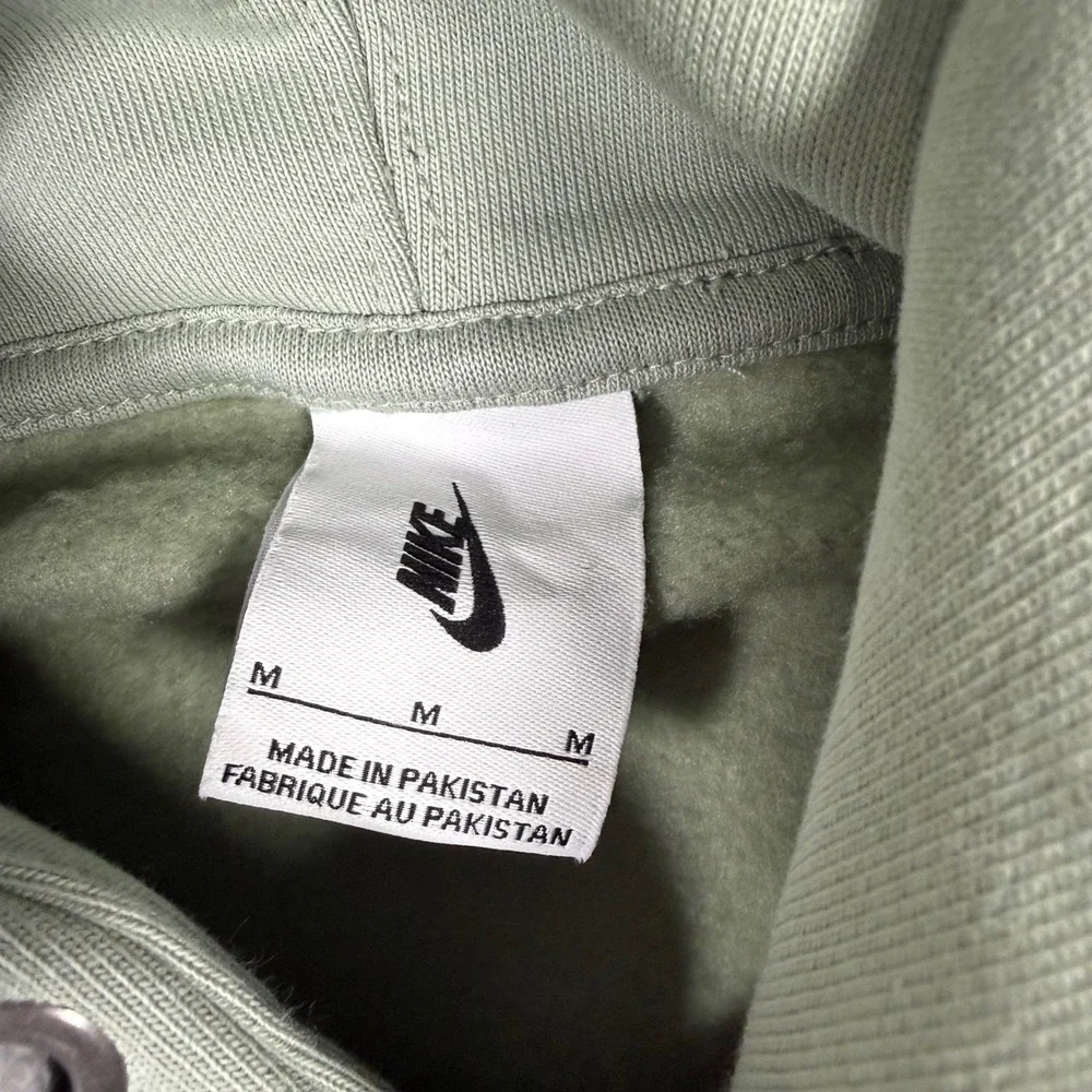 Nike solo swoosh